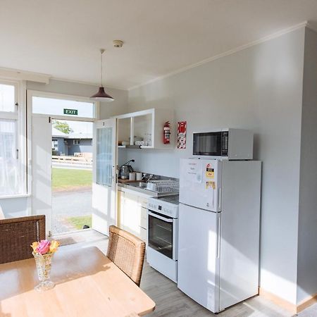 Koru Flat Lägenhet Pounawea Exteriör bild